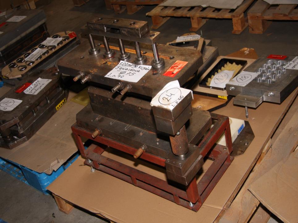 Plastic processing machines for plastic dishes-2